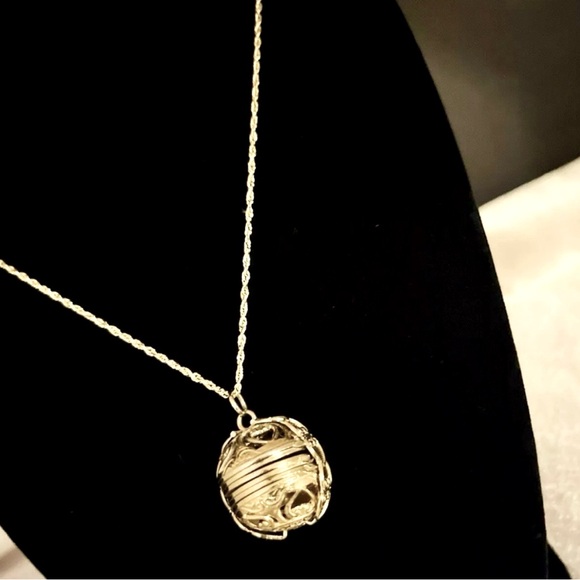 Unbranded Jewelry - 14K Gold Six [6] Round Picture Frame Charm Pendant + Rope Chain Necklace